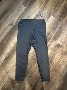 NWT women’s faux leather leggings- navy